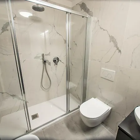 Apartment Exclusive 130 Mq With Lake And Domo View + Terrace