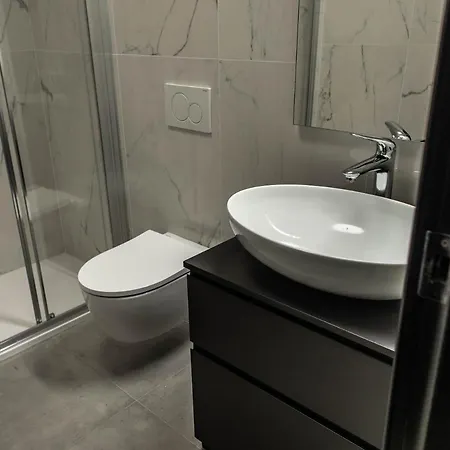 Exclusive 130 Mq With Lake And Domo View + Terrace Apartament