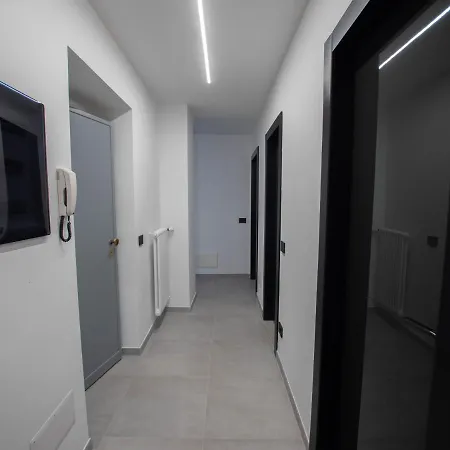 Exclusive 130 Mq With Lake And Domo View + Terrace