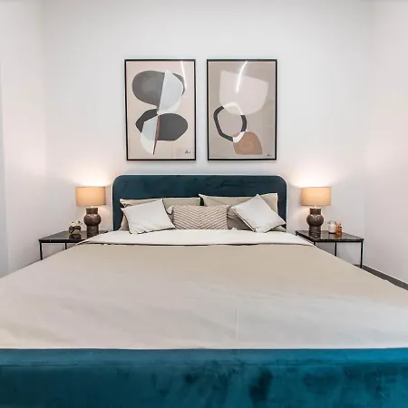 Exclusive 130 Mq With Lake And Domo View + Terrace Apartment