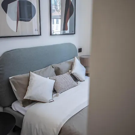 Apartment Exclusive 130 Mq With Lake And Domo View + Terrace *