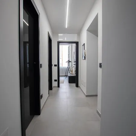 Exclusive 130 Mq With Lake And Domo View + Terrace Apartment *
